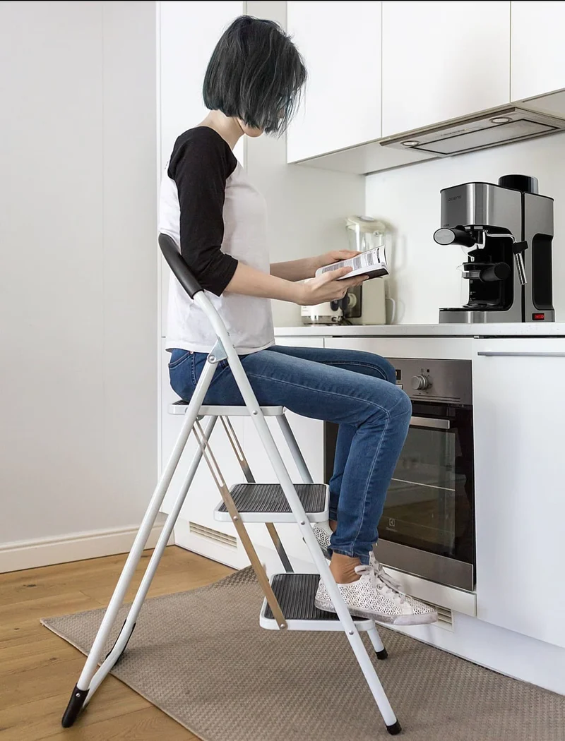 WonderWorker Bold - Stabile Sicherheitsleiter Bis 150 KG, Leiter mit Extra Breite Anti-Rutsch Stufen, Klappleiter 3 Stufen, Klappbar Stufenleiter