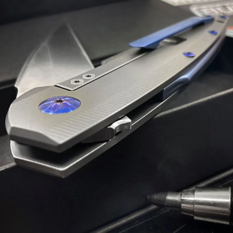 Maserin SOLAR – Gentleman-Klappmesser mit D2-Klinge, Titangriff, Flipper, Kugellager und Frame-Lock, Made in Italy
