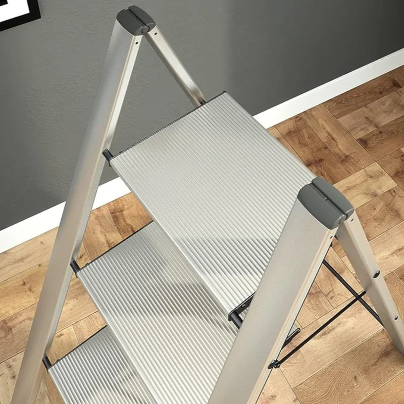 Colombo Leonardo 3 – Trittleiter mit 3 Stufen, bis 150 kg, Aluminium, 106 × 50 × 4,5 cm zusammengeklappt