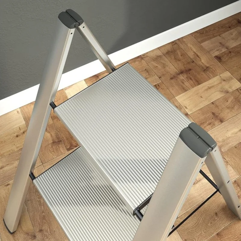 Colombo Leonardo 2 – Klappbare Trittleiter mit 2 Stufen, bis 150 kg, Aluminium, 79 × 50 × 4,5 cm geschlossen, Made in Italy