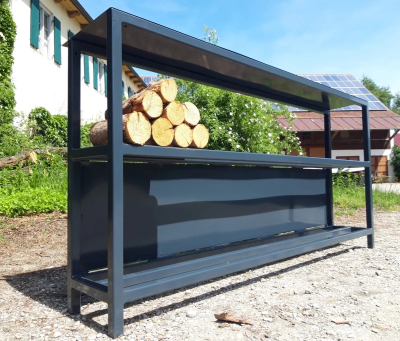 Holzunterstand mit Rückblech