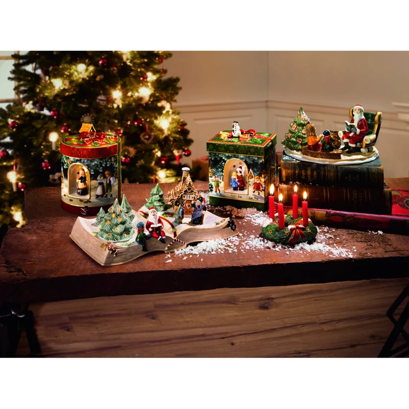 Santa am Baum 20x17x23cm