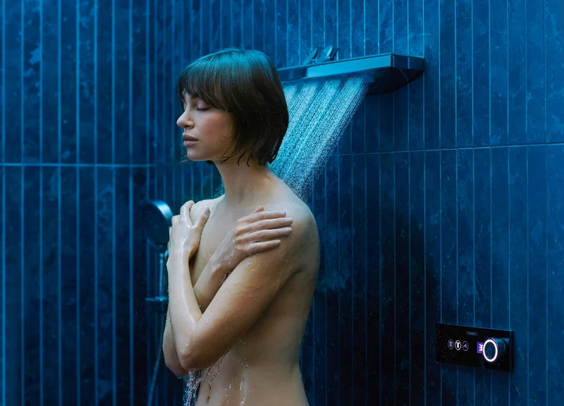 Hansgrohe RainPad Fertigset für 3 Verbraucher – TouchScreen mit LED-Anzeige, schwarz/chrom