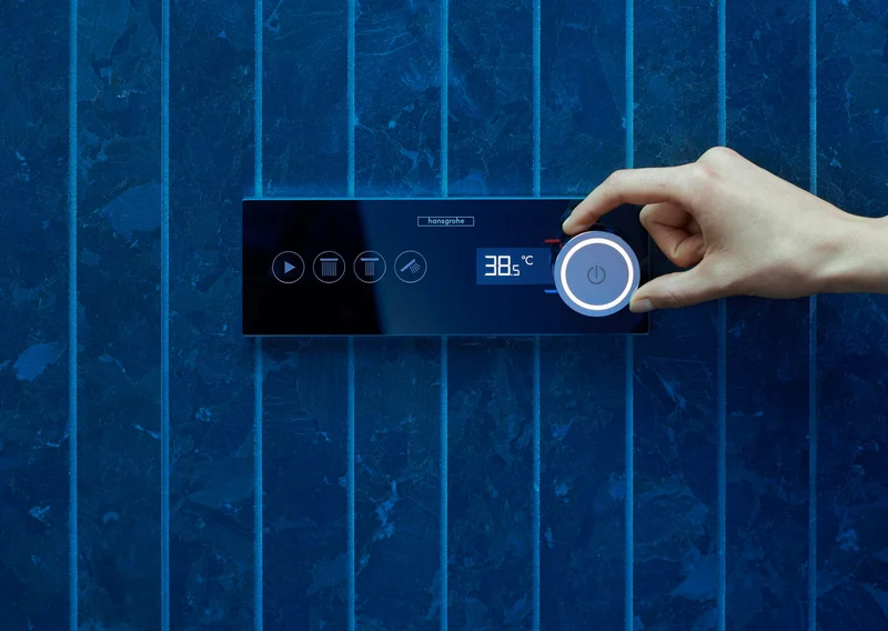 Hansgrohe RainPad Fertigset für 3 Verbraucher – TouchScreen mit LED-Anzeige, schwarz/chrom
