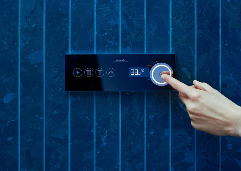 Hansgrohe RainPad Fertigset für 3 Verbraucher – TouchScreen mit LED-Anzeige, schwarz/chrom