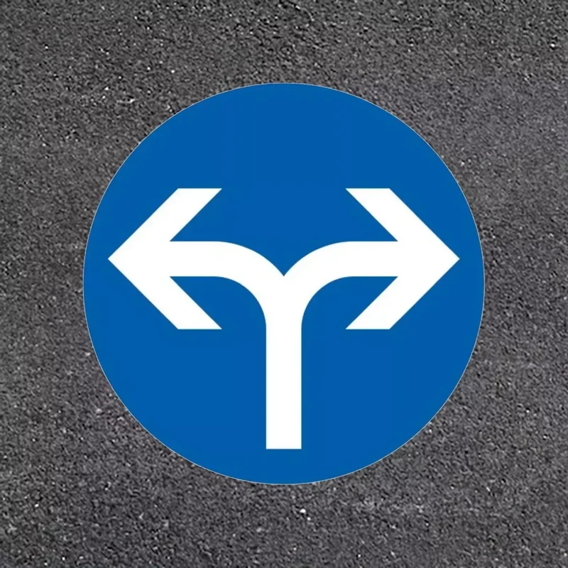 PREMARK ™ Farbige Fahrbahnmarkierung, VZ214-30, Vorgeschriebene Fahrtrichtung - rechts oder links, 4000x2000 – VPE 1 Stück