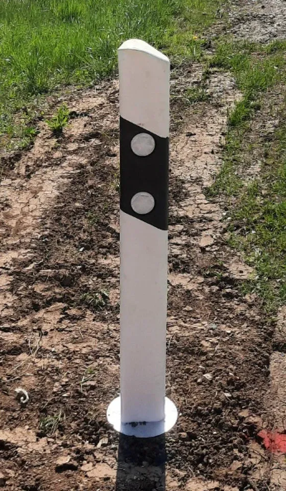 Leitpfosten-Einschlagfundament FundaFix, mit Grass-stopp-Platte, L 400 mm