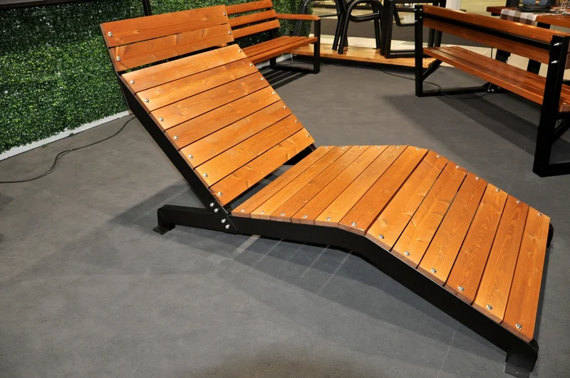 Gartenliege Rafaello aus Holz in Braun