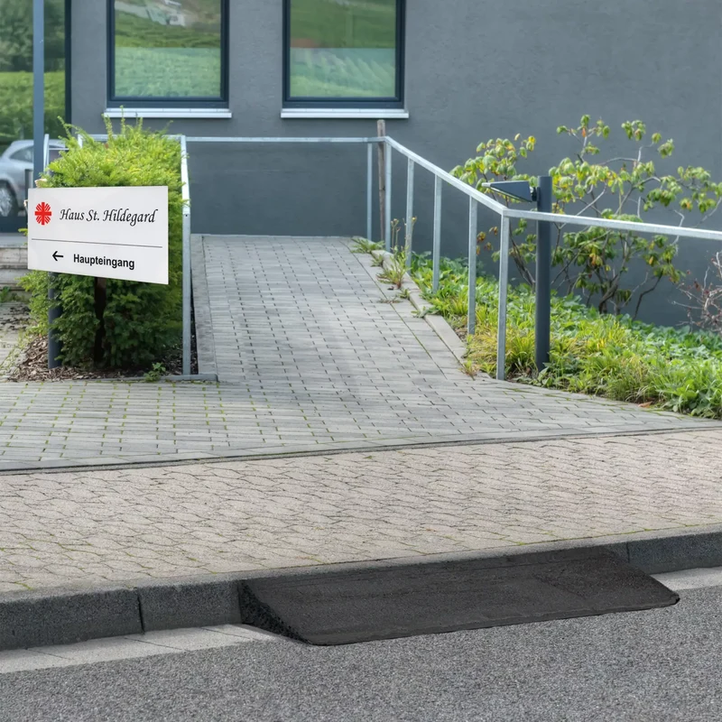 Restore Bodenreparatur-System für Beton, Asphalt, Estrich, Dreikomponenten-Gemisch (12 kg Quarzsand (Füllstoff), 5 kg Bindemittel und 0,2 kg Härter)