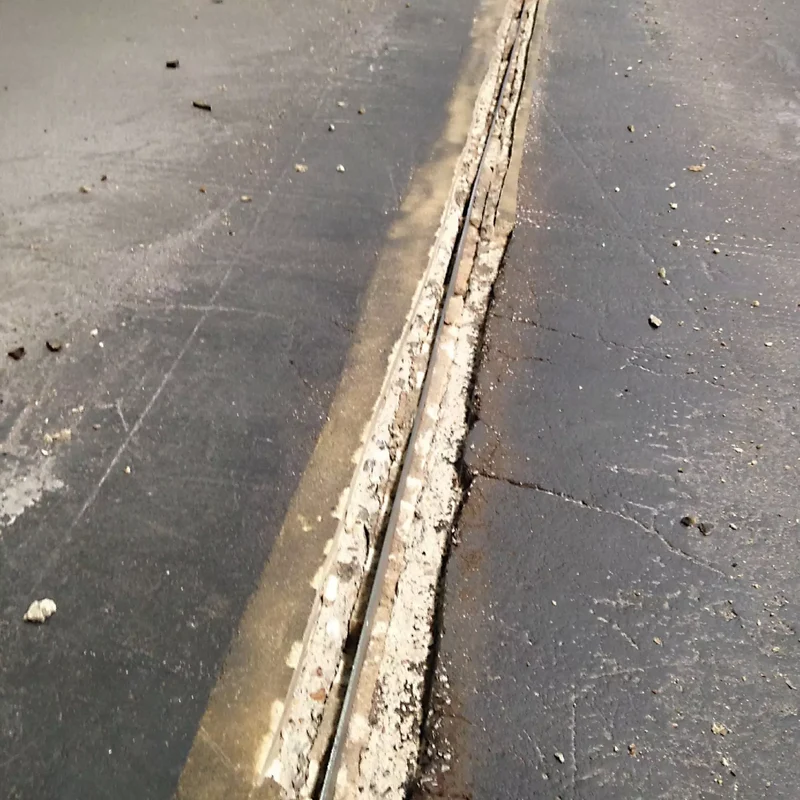 Fugenreparatur Restore für Beton, Asphalt, Estrich, bestehend aus Elastikharz 5 kg und Härter 0,2 kg