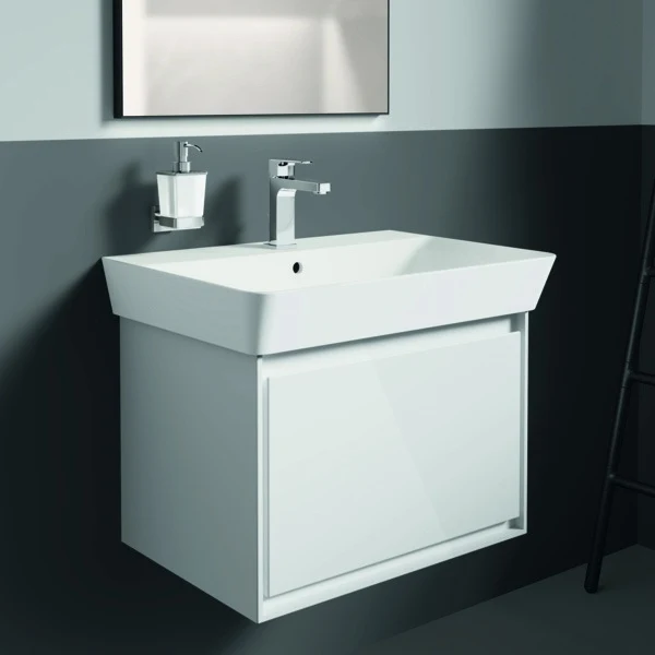 IDEAL STANDARD IOM Cube Lotionspender Chrom – Wandmontage, verdeckte Befestigung, Glasflakon