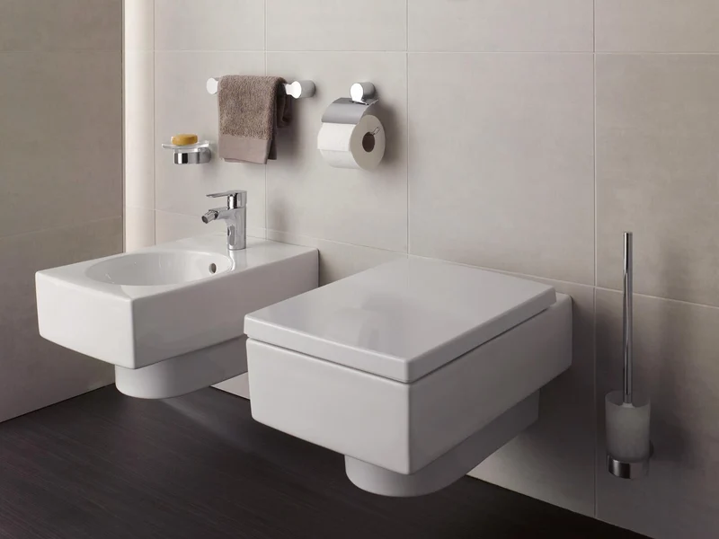 EMCO fino Toilettenbürstengarnitur – Kristallglas satiniert & Chrom, Wandmontage