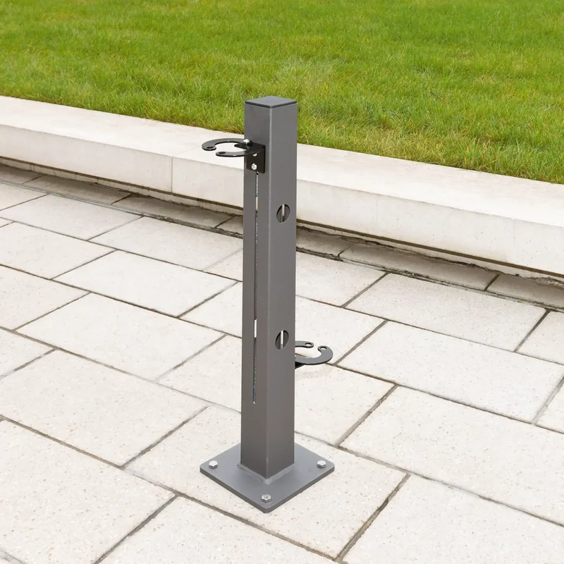 Scooter-Parker mit 2 Einstellplätzen aus Stahl 80 x 80 mm, in DB 703 mit 2 höhenverstellbaren Halteschellen